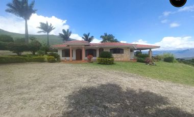 Quinta Hacienda de venta en yunguilla – código:21796