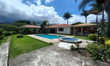 Quinta Hacienda de venta en yunguilla – código:21796