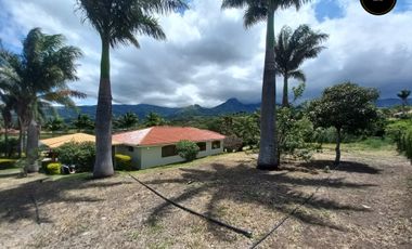 Quinta Hacienda de venta en yunguilla – código:21796