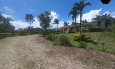 Quinta Hacienda de venta en yunguilla – código:21796