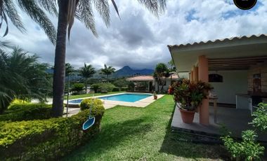 Quinta Hacienda de venta en yunguilla – código:21796