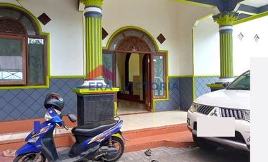 Rumah dekat Pasar Wates Tawang