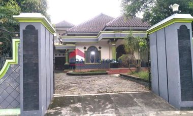 Rumah dekat Pasar Wates Tawang