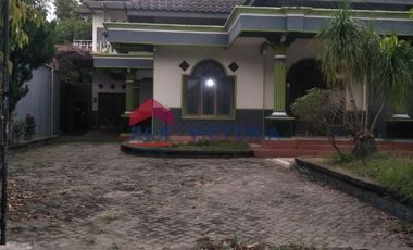 Rumah dekat Pasar Wates Tawang