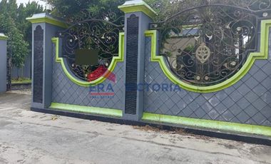 Rumah dekat Pasar Wates Tawang