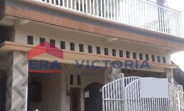 Rumah 2 lantai di Bundaran Sekartaji Kediri