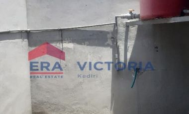 Rumah 2 lantai di Bundaran Sekartaji Kediri