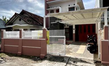 Rumah luas depan masjid dekat pasar kotagede
