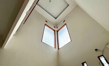 Rumah luas depan masjid dekat pasar kotagede