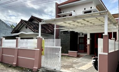 Rumah luas depan masjid dekat pasar kotagede