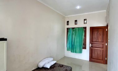 Rumah luas depan masjid dekat pasar kotagede
