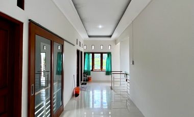 Rumah luas depan masjid dekat pasar kotagede