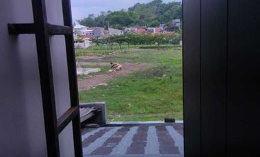 Rumah Depan kampus Jatinangor