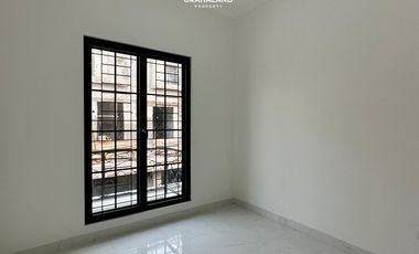 RUMAH BARU MODERN DALAM TOWNHOUSE DI AREA KOMERSIL PANCORAN TEBET