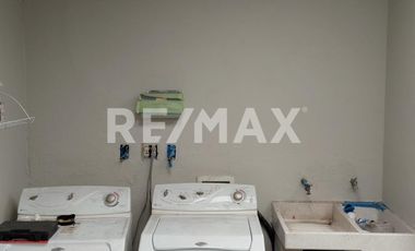 ¡SE VENDE HERMOSA CASA EN TIJUANA, COL. AEROPUERTO! - (3)