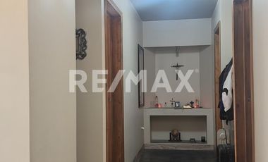 ¡SE VENDE HERMOSA CASA EN TIJUANA, COL. AEROPUERTO! - (3)