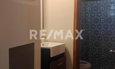 ¡SE VENDE HERMOSA CASA EN TIJUANA, COL. AEROPUERTO! - (3)