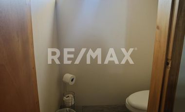 ¡SE VENDE HERMOSA CASA EN TIJUANA, COL. AEROPUERTO! - (3)