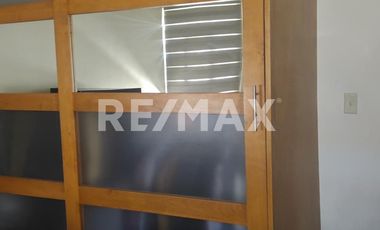 ¡SE VENDE HERMOSA CASA EN TIJUANA, COL. AEROPUERTO! - (3)