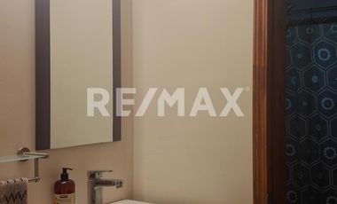 ¡SE VENDE HERMOSA CASA EN TIJUANA, COL. AEROPUERTO! - (3)