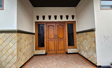 Dijual Rumah Tropis Asri & Mewah di Pusat Kota Tuban Jawa Timur