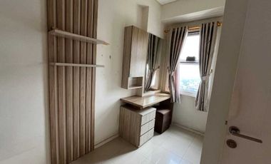 Apartemen 2 BR Lantai 15 Di Parahyangan Residence  Dekat Kampus