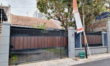 Rumah Mewah Luas Asri Ada Halaman & Taman di Tengah Kota Solo
