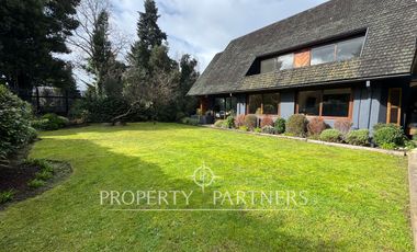 Gran casa ubicada en privilegiado sector de la ciudad