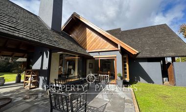 Gran casa ubicada en privilegiado sector de la ciudad