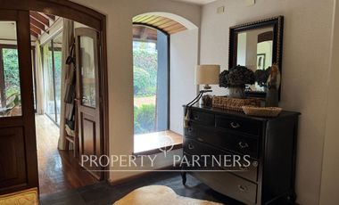 Gran casa ubicada en privilegiado sector de la ciudad