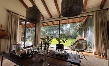 Gran casa ubicada en privilegiado sector de la ciudad