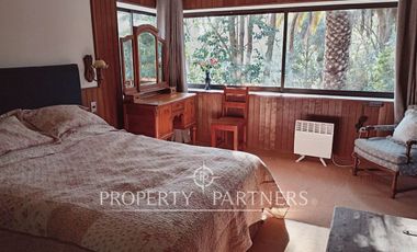 ARRIENDO - Vive Diferente: Casa con Jardines Exóticos, Laguna y Piscina