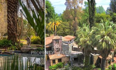 ARRIENDO - Vive Diferente: Casa con Jardines Exóticos, Laguna y Piscina