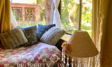 ARRIENDO - Vive Diferente: Casa con Jardines Exóticos, Laguna y Piscina