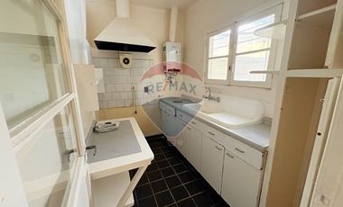 AMPLIA CASA REMODELADA  USO COMERCIAL - RECOLETA