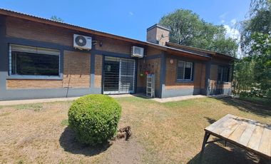venta casa  4 ambientes 1 suite amplio parque Santa Rosa de Calamuchita