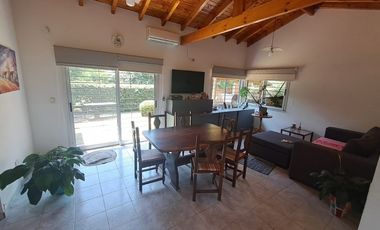 venta casa  4 ambientes 1 suite amplio parque Santa Rosa de Calamuchita