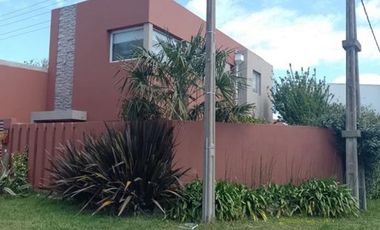 VENTA/PERMUTA HERMOSA CASA ZONA EL CRUCE...BALCARCE