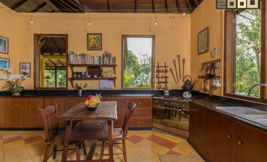 Spacious Villa with Private Forest & Riverfront – Cepaka, Bali