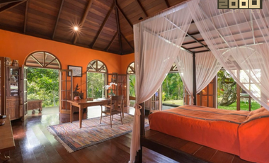Spacious Villa with Private Forest & Riverfront – Cepaka, Bali
