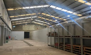 OPORTUNIDAD! Nave industrial con dos bodegas en Venta
