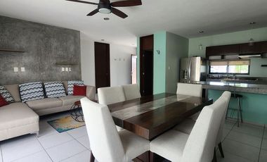 Renta casa en conkal 3 recamaras con paneles solares