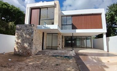 Casa en venta en Mérida, zona norte, 4 hab, 434 m² de construcción