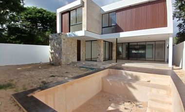 Casa en venta en Mérida, zona norte, 4 hab, 434 m² de construcción