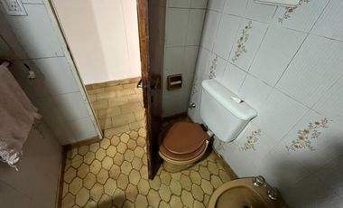 Venta en block en mataderos- 4 unidades - 2 locales   2 dptos