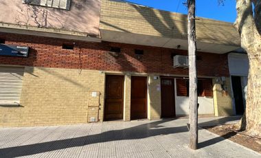 Venta en block en mataderos- 4 unidades - 2 locales   2 dptos