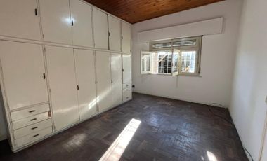 Venta en block en mataderos- 4 unidades - 2 locales   2 dptos