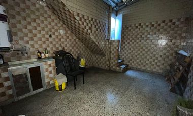 Venta en block en mataderos- 4 unidades - 2 locales   2 dptos