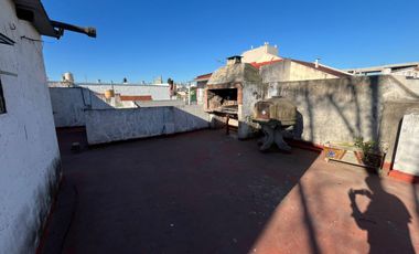 Venta en block en mataderos- 4 unidades - 2 locales   2 dptos