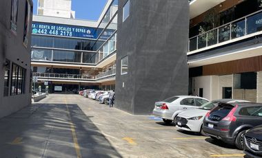 LOCAL EN VENTA/RENTA EN LA RESERVA EL CAMPANARIO, QUERÉTARO